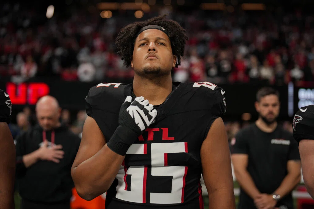 Atlanta Falcons sign Canadian offensive lineman Matthew Bergeron to $96 million extension: report Atlanta Falcons sign Canadian offensive lineman Matthew Bergeron to $96 million extension: report