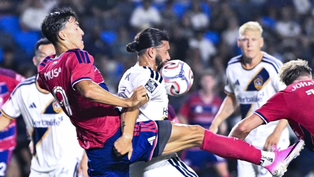 Dallas’ Jonathan Sirois (9 saves) comes up big in draw vs. Galaxy Dallas' Jonathan Sirois (9 saves) comes up big in draw vs. Galaxy