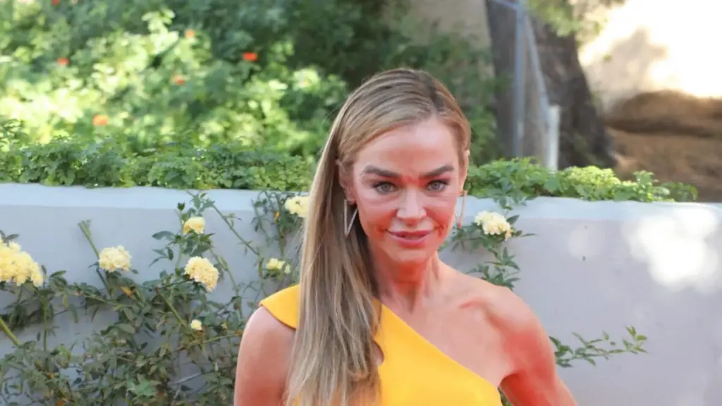 Denise Richards Opens Up About Alledged Abuse From EX Denise Richards Opens Up About Alledged Abuse From EX