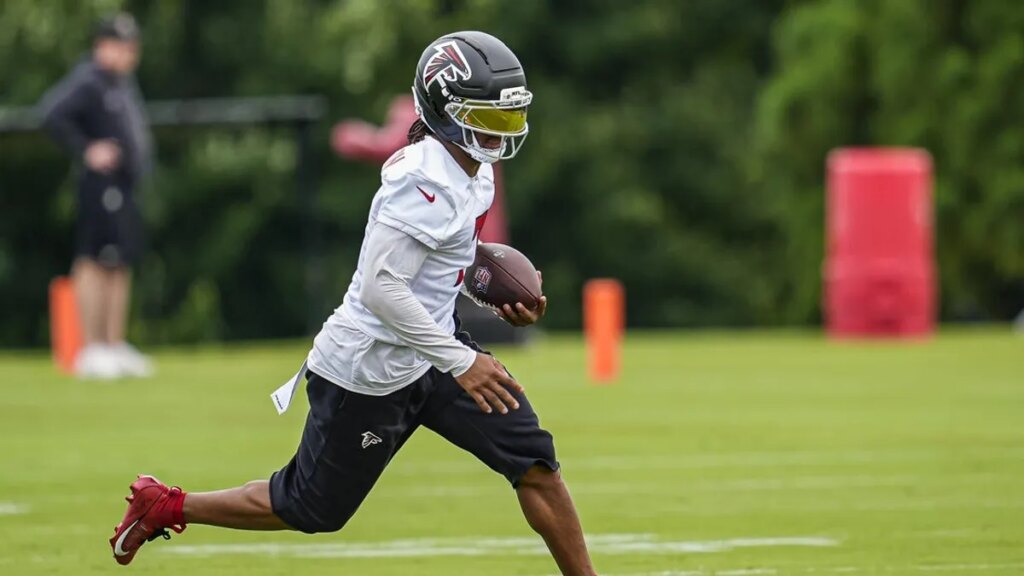 Falcons, RB Bijan Robinson agree to three-year, $75M extension Falcons, RB Bijan Robinson agree to three-year, $75M extension