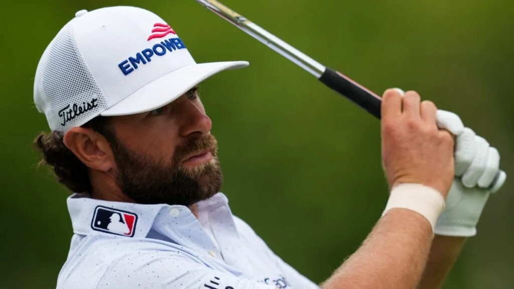 Golf Glance: Final push for FedExCup Playoffs; LIV back at Trump’s course Golf Glance: Final push for FedExCup Playoffs; LIV back at Trump's course