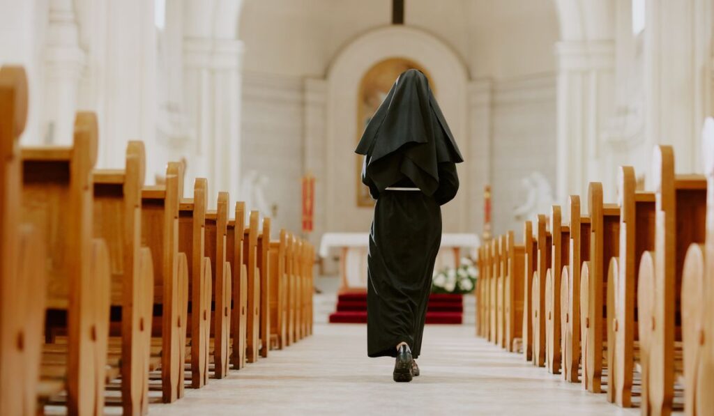 Judge allows clergy abuse claimants to sue for parish assets in Vermont Catholic bankruptcy case