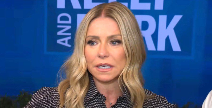 Kelly Ripa Opens Up About Cosmetic Surgery With ‘RHOC’ Star Kelly Ripa Opens Up About Cosmetic Surgery With 'RHOC' Star