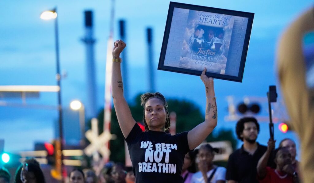 Madison mayor seeks to end ‘autonomous zone’ started after police killed armed man Madison mayor seeks to end ‘autonomous zone’ started after police killed armed man