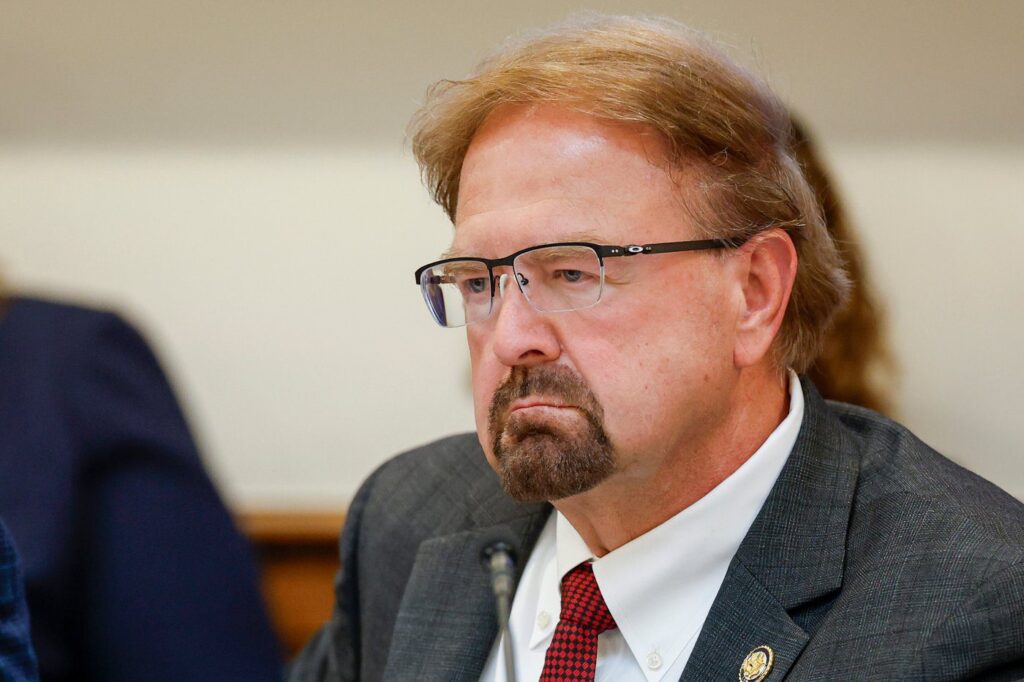 North Carolina congressman Edwards quits reelection bid after committee recommends his censure North Carolina congressman Edwards quits reelection bid after committee recommends his censure