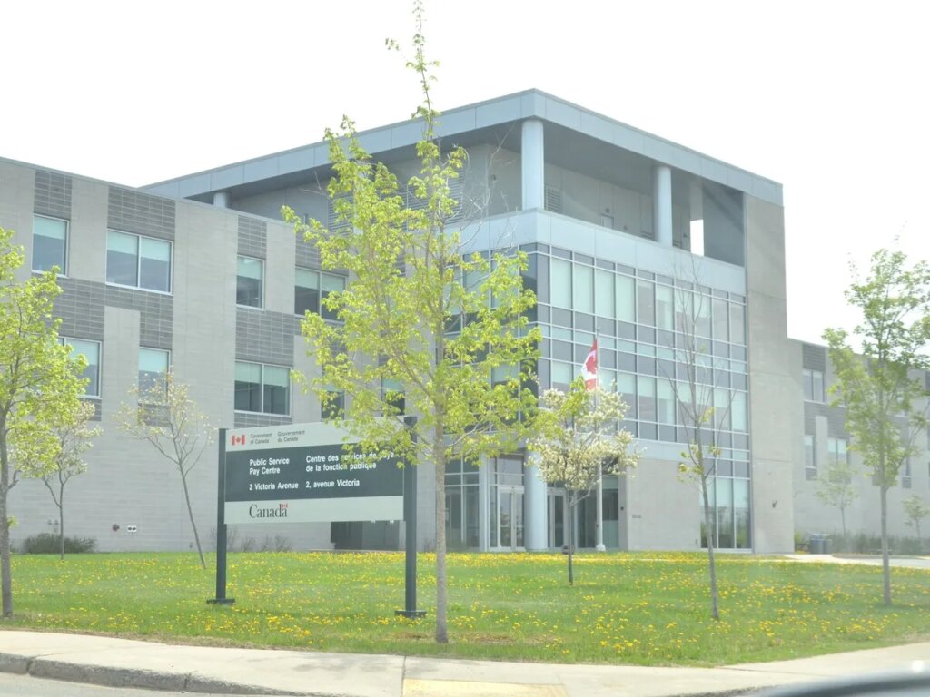 Ottawa 'rubber stamped' raises for 336,188 bureaucrats, says Taxpayers Federation Ottawa 'rubber stamped' raises for 336,188 bureaucrats, says Taxpayers Federation