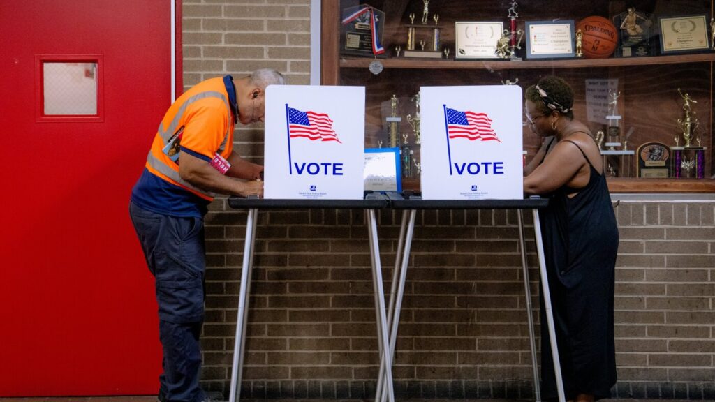 Progressive Abdul El-Sayed wins Michigan’s Democratic primary for Senate : NPR Progressive Abdul El-Sayed wins Michigan’s Democratic primary for Senate : NPR