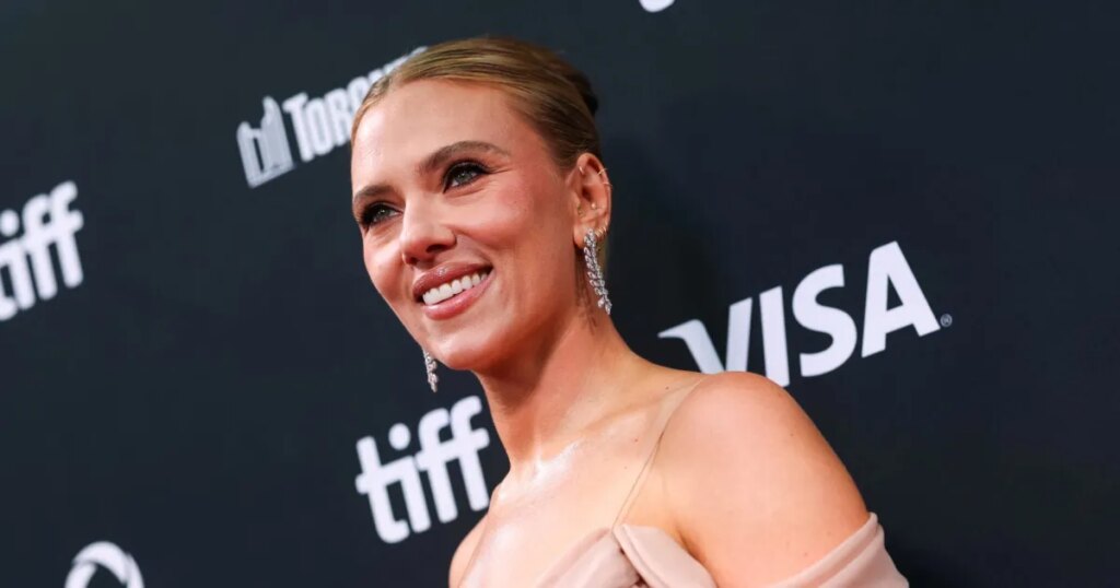 Scarlett Johansson’s Gingham-Print Dress Style Is on Amazon Scarlett Johansson's Gingham-Print Dress Style Is on Amazon